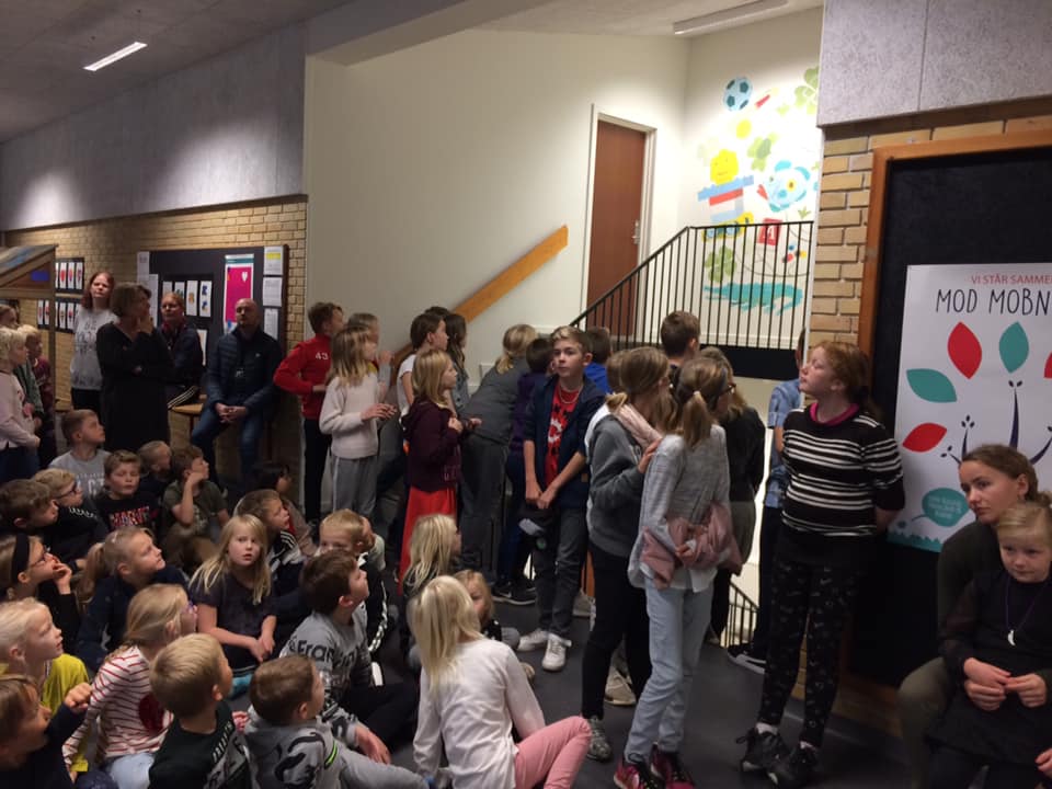 Anne Pedersen til morgensang på 4kløverskolen i Frørup