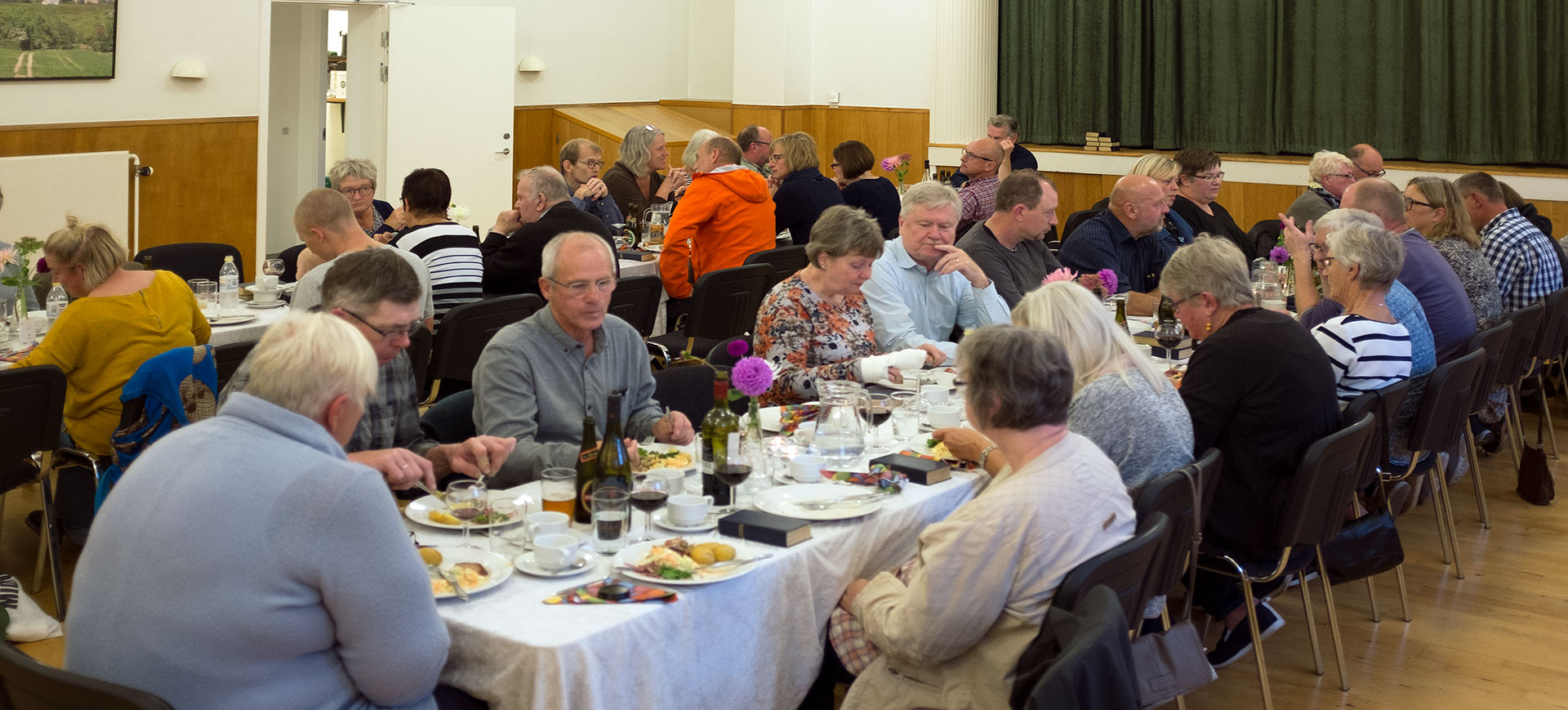 Farsbrød, Coleslaw og ovnkartofler med Bilde og Eriksen