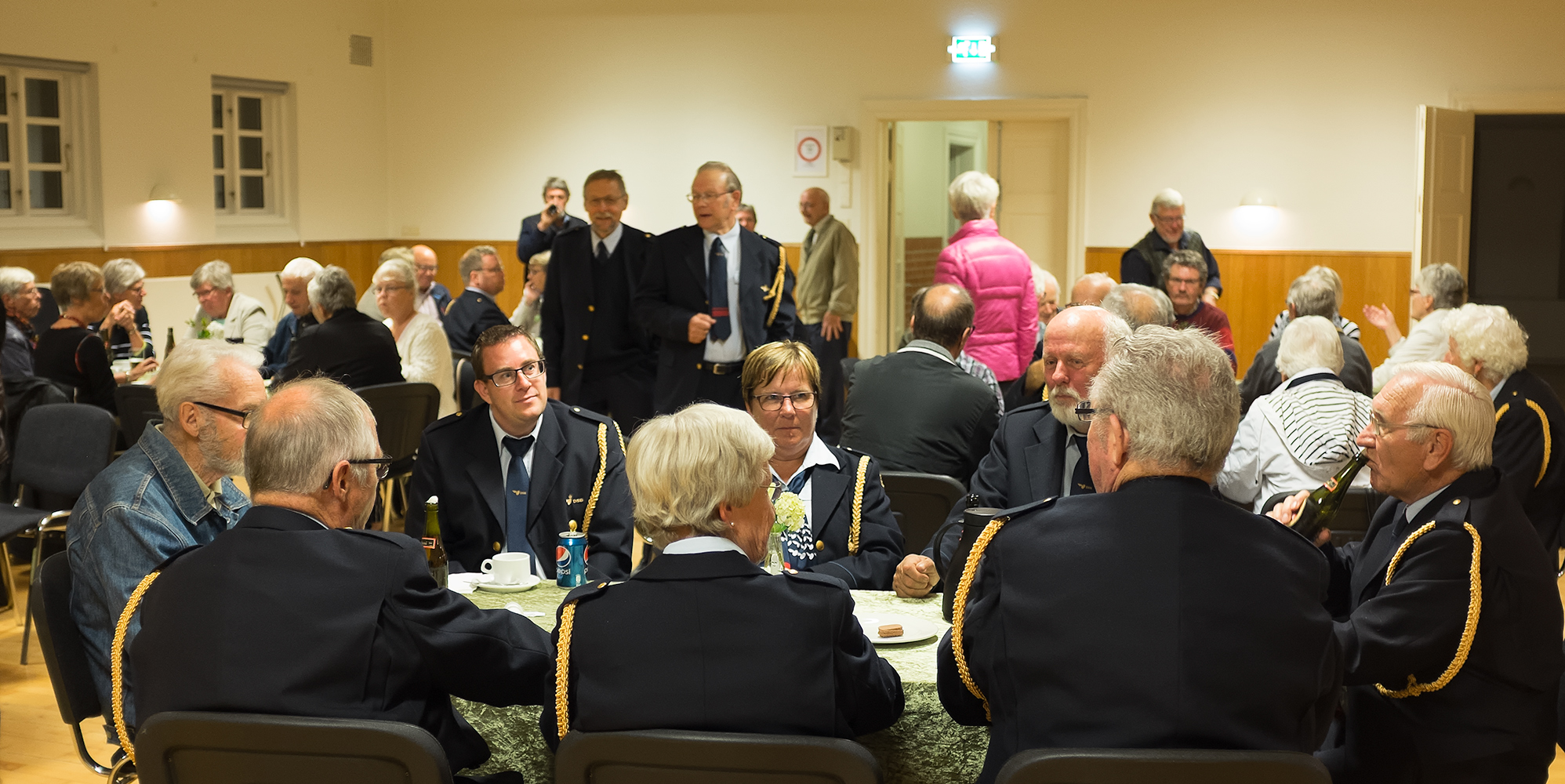 Hyggeligt samvær i Tårup Forsamlingshus efter koncerten